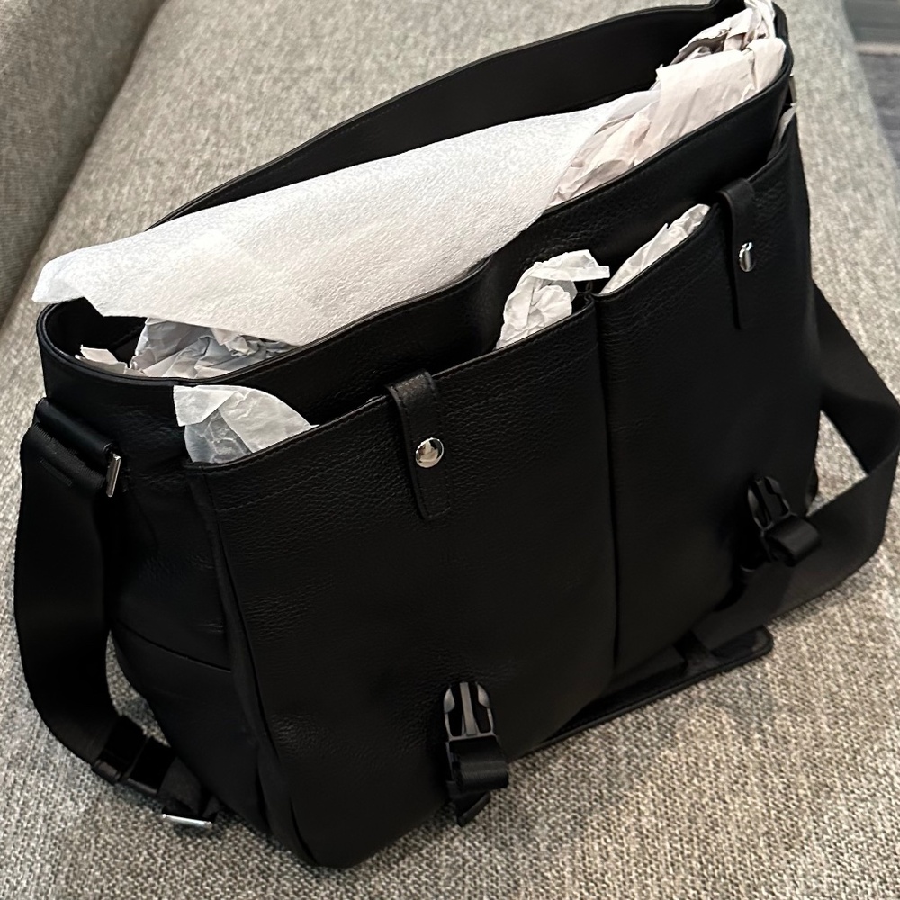 Bugatchi Black Pebbled Leather Messenger Bag Crossbody Laptop Bag NWT - Picture 3 of 14